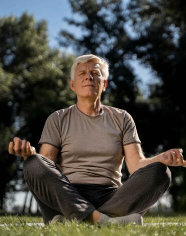 holy-basil-extract-reduces-stress